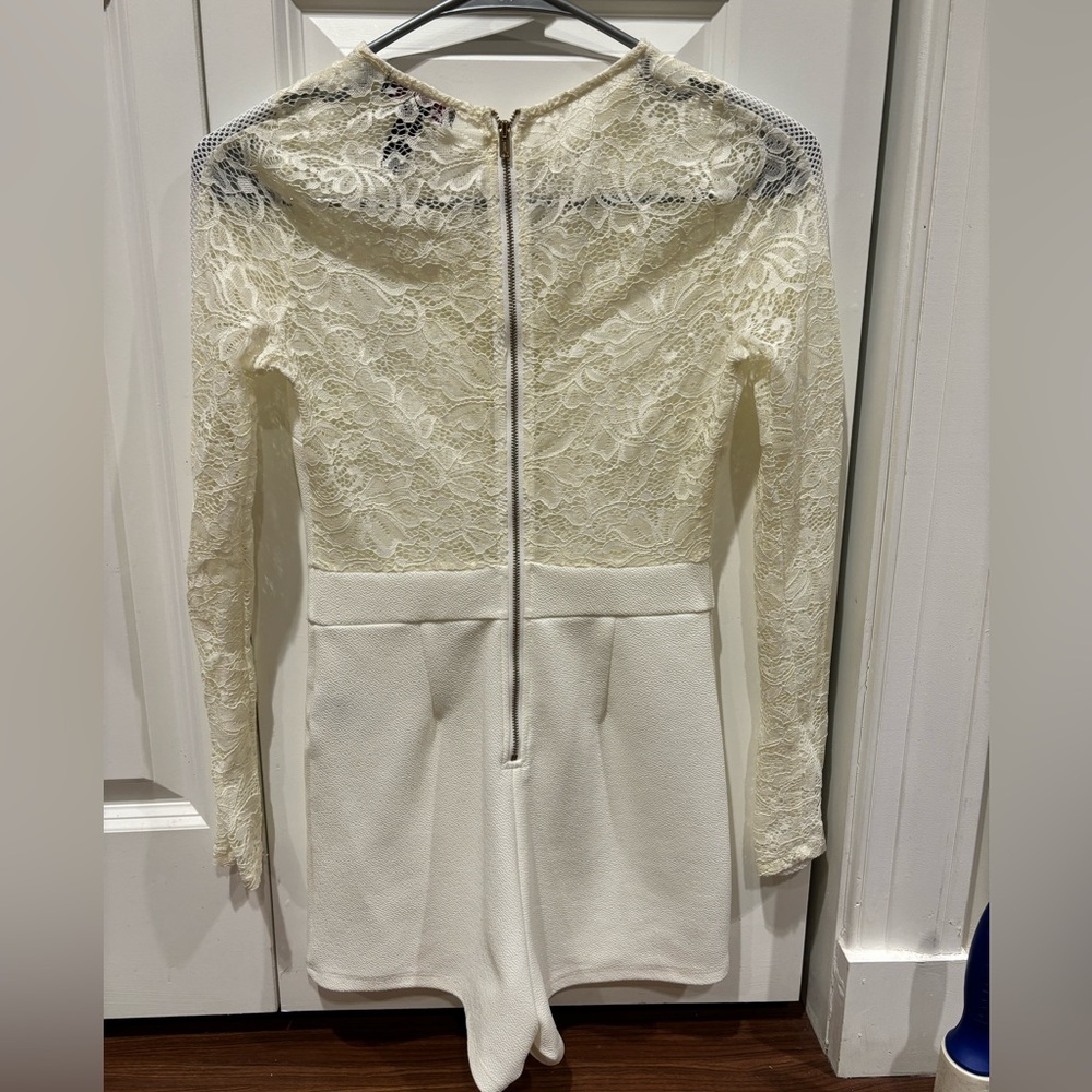 White romper with lace, size small - Picture 2 of 3